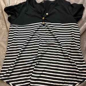 Black and White Striped Short Sleeve Top